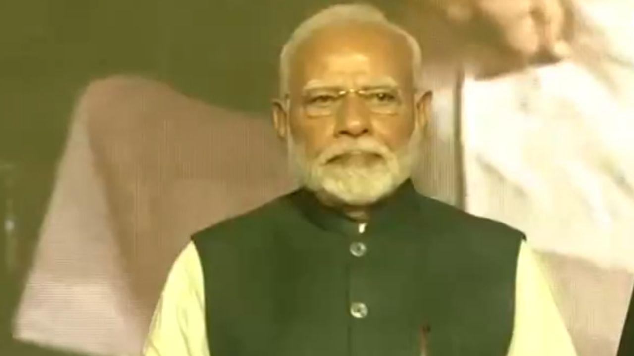 Maharashtra CM oath ceremony LIVE: PM Modi arrives at Azad Maidan