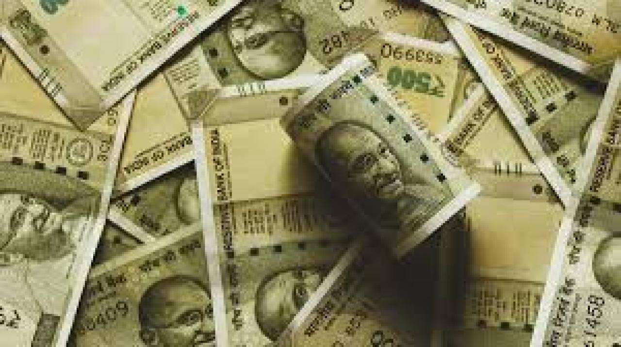 Rupee drops 7 paise to 84.73 against the US dollar in early trade