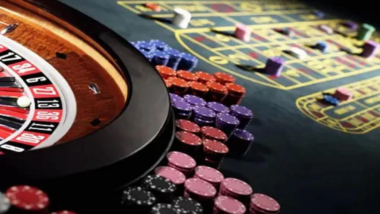 Illegal casino busted in Gurugram farmhouse, 40 held