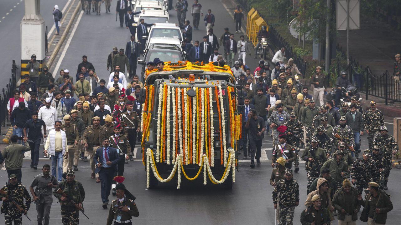 IN PHOTOS: Manmohan Singh's mortal remains taken to Nigambodh Ghat for last rite