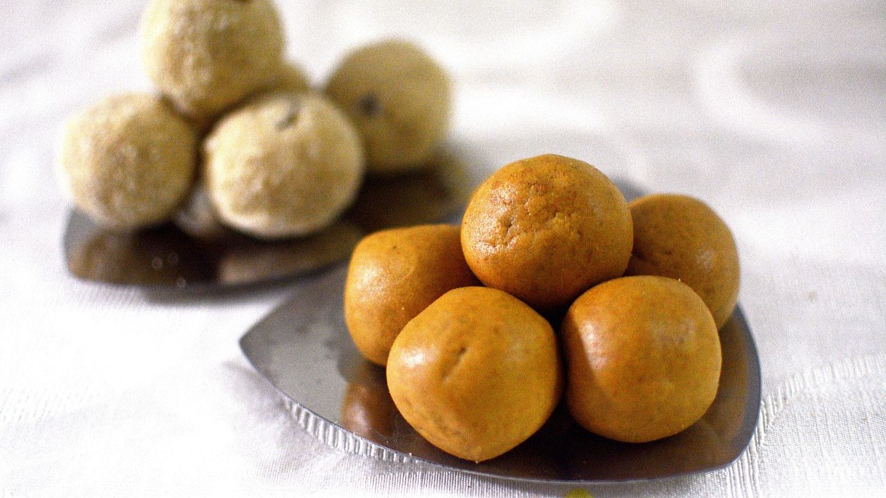 For those who like besan ladoo but are looking for a healthy twist, try this orange and walnut besan ladoo (Pic/Representational Image)