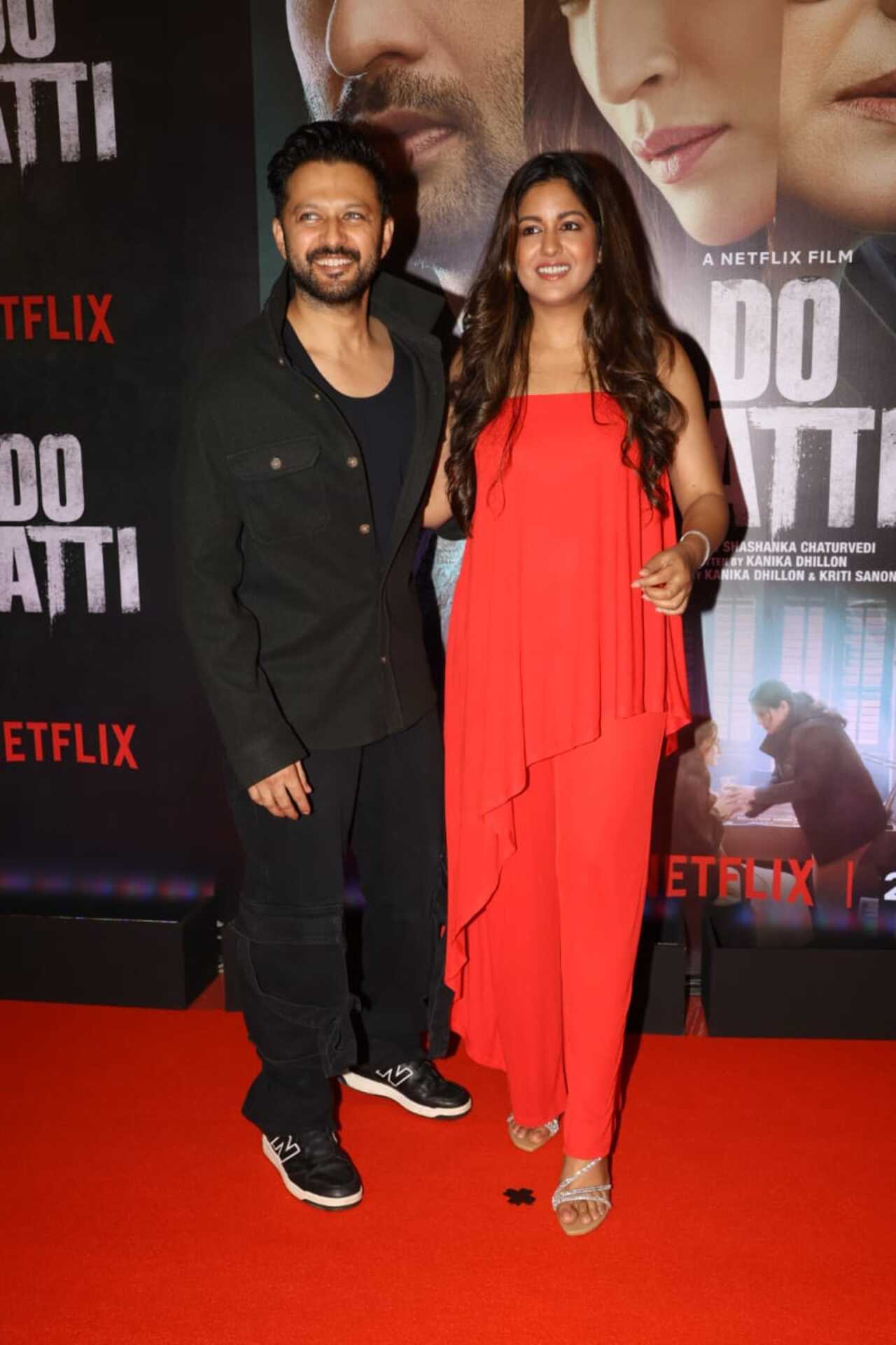 Kajol's close friends and actors Vatsal Sheth and Ishita Dutta were also at the screening.