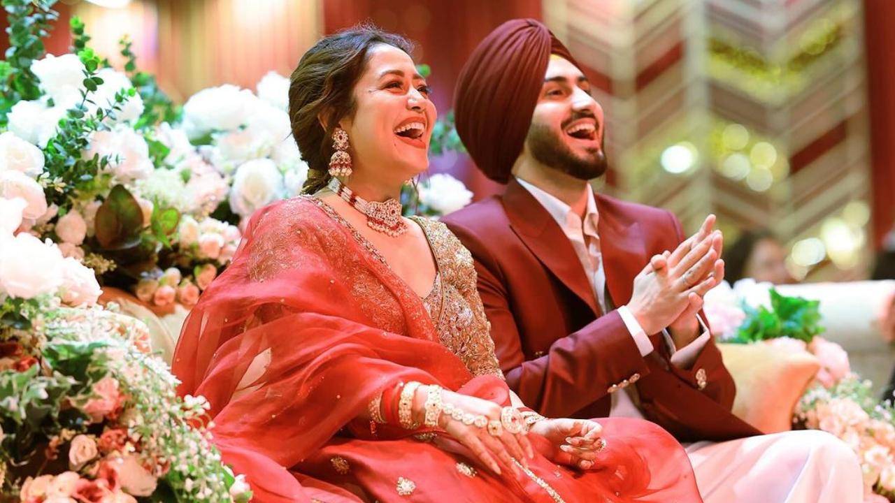 Neha Kakkar celebrates her 4th wedding anniversary with Rohanpreet Singh: 'Pata bhi nahin chala'