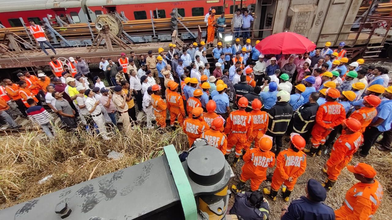 The drill included 32 NDRF soldiers, 42 from ART UDN, and 26 from SPART BA, as well as other important agencies such as civil defence, city police, fire brigade, and railway protection forces (RPF and GRP)