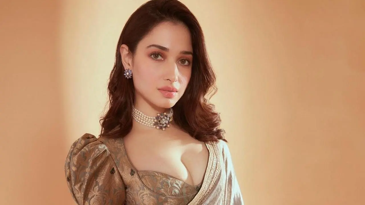 A day after being probed by the Enforcement Directorate in a money laundering case, actress Tamannaah Bhatia was seen visiting Kamakhya temple with her parents. Read More