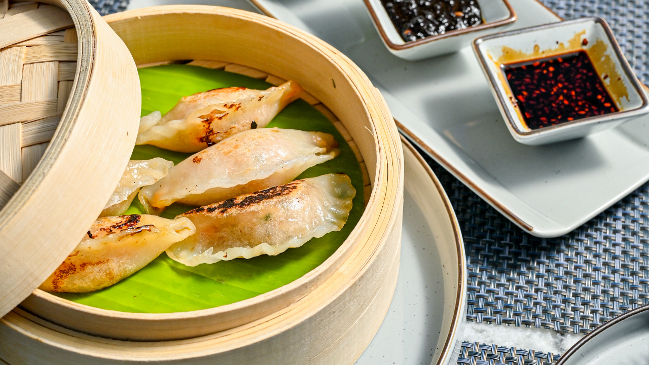 Tri-colour DumplingAt Nouba Bar & Kitchen in Jaipur, chef Naveen Joshi says you don't need to enjoy tri-coloured food only during Independence Day. He suggests making the Veg Shanghai Tri-Colour Dumpling any time of the year.