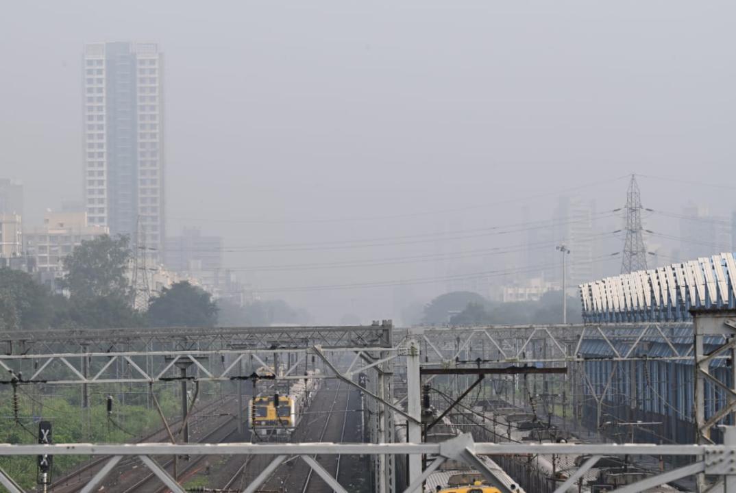 Mumbai weather updates: Temperature drops, air quality remains moderate