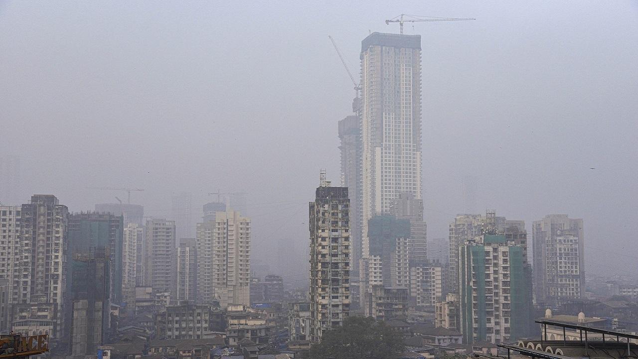 Mumbai weather updates: City wakes up to foggy skies; air quality stays moderate